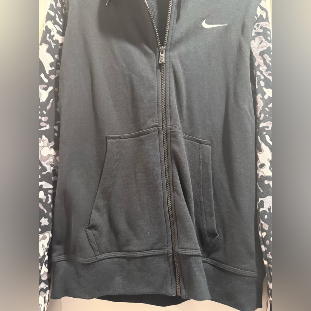 Nike Vintage Men’s Zip Up Black Hoodie with Patterned Sleeves Size M - Picture 4 of 9